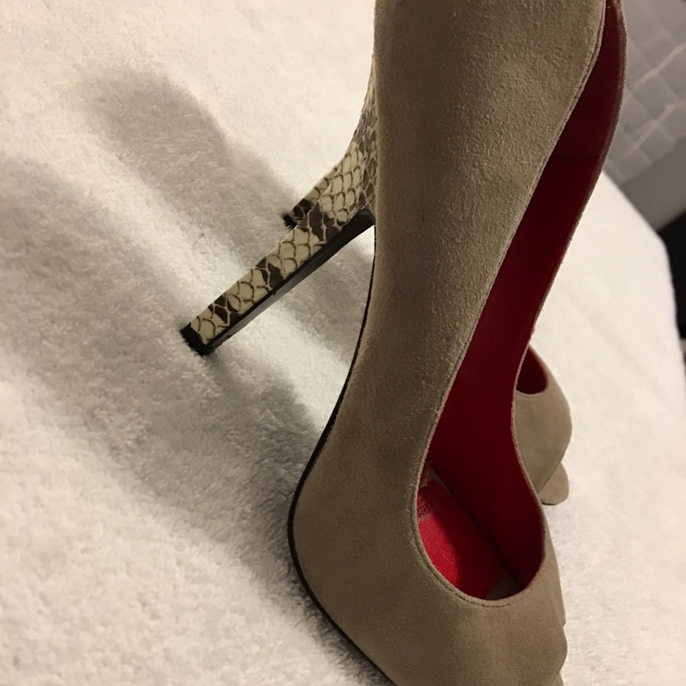 Almost Brand New Stylish Heels By CHARLES JOURDAN PARIS Size 10M - heel 5” box 3